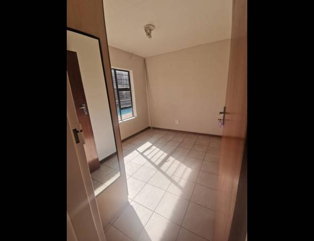 2 BEDROOM PROPERTY TO RENT IN DIE BULT